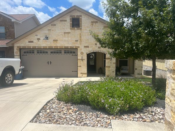 1049 Roanoke Ln