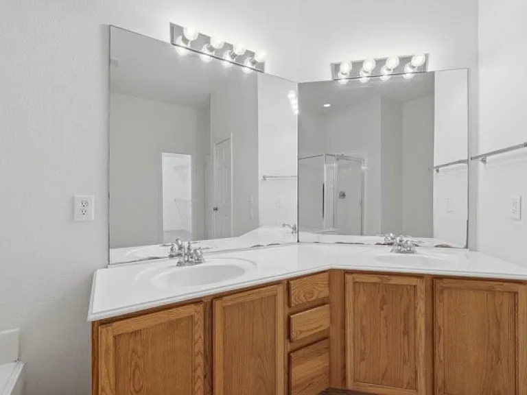 2607 Sun Cove Ln — Photo 12