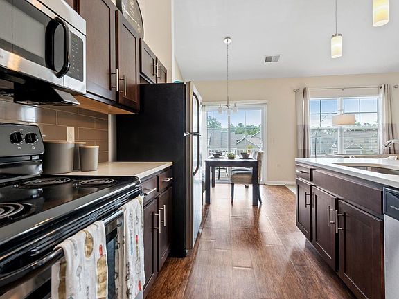 3rd image of 6 Goldenroot Ln #8-C