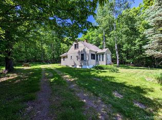 101 Meadowview Dr, Iron River, MI 49935