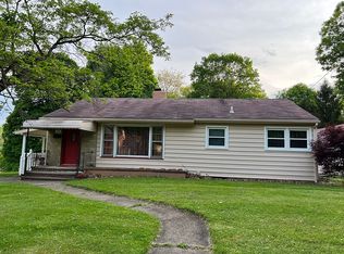 98 Elm St, Leetonia, OH 44431