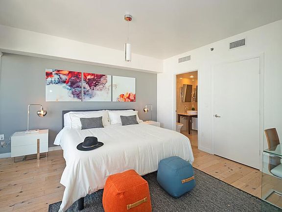 2nd image of 485 Brickell Ave #Id1232170p