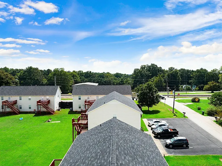 Bremen Oaks — Photo 1