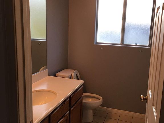 2nd floor bathroom 