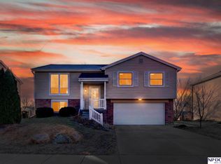 15265 Wirt St, Omaha, NE 68116