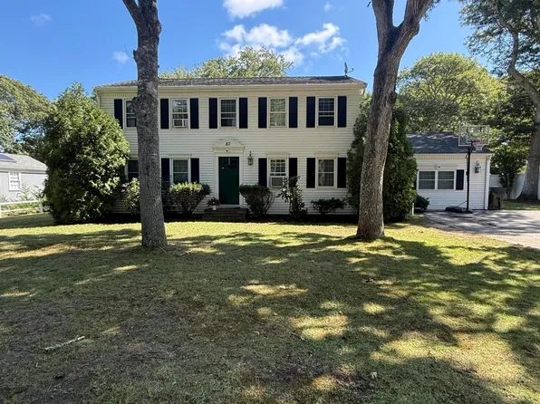 82 Skunknet Road, Centerville, MA 02632