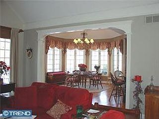3rd image of 410 Hessian Dr