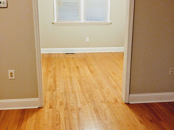 4th image of 1750 Lexington Ave