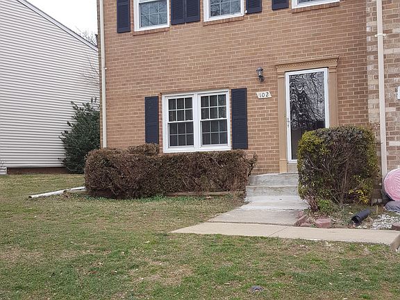 Corner unit with fenced in backyard