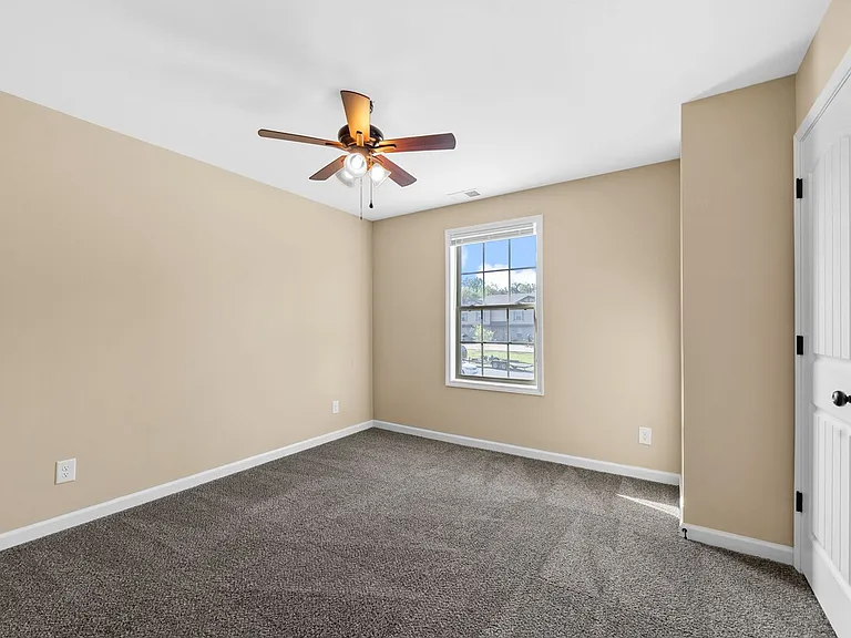 161 Center Pointe Dr — Photo 14