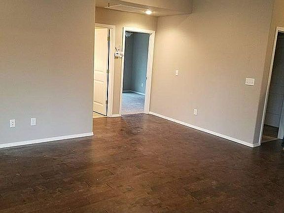 5th image of 1 Lockhart Cir