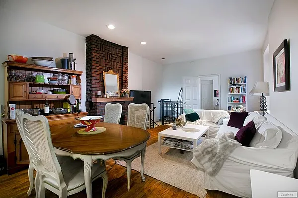 Rented by Charles Coutinho LLC | media 24