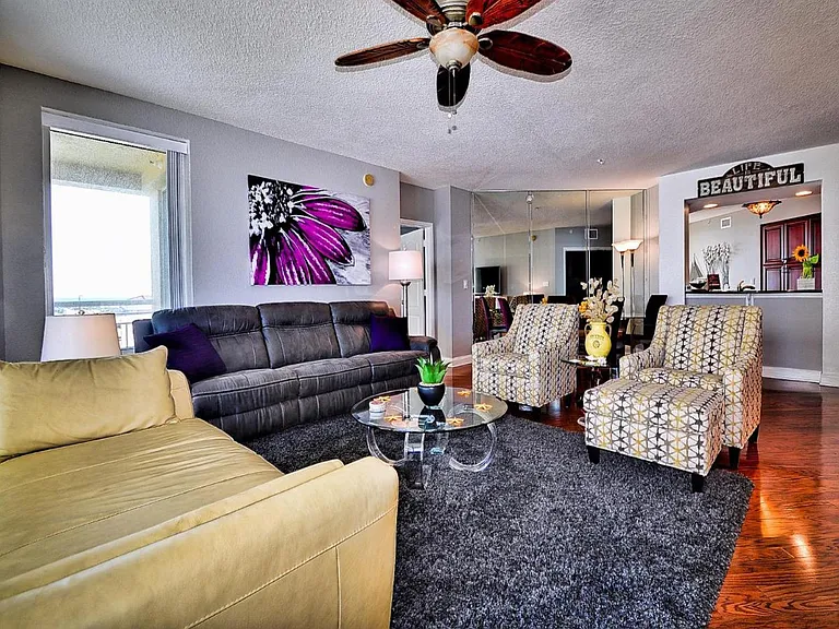 10 Papaya St #1005 — Photo 2