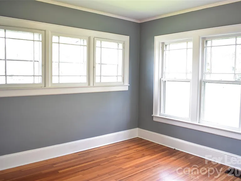 629 N Cedar St — Photo 8