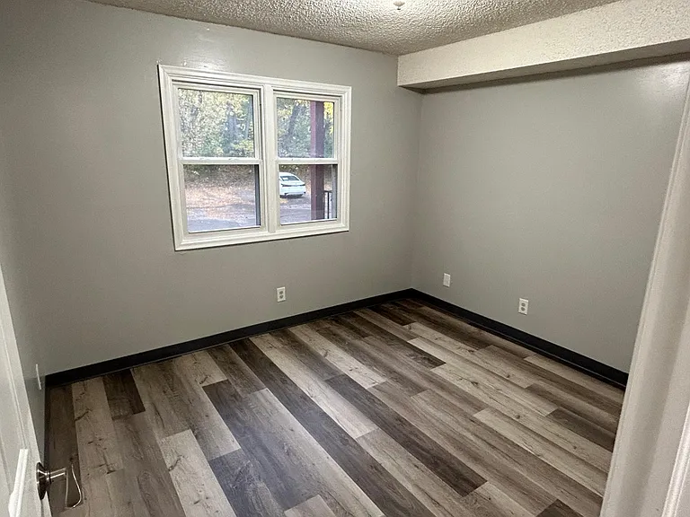 1225 66th St #7 — Photo 3