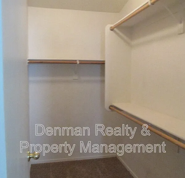 1124 E Maddison St — Photo 6
