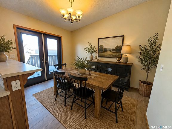 4th image of 297 5th Avenue E