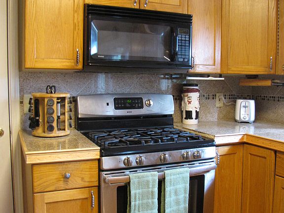4th image of 4435 N Oakwood Dr