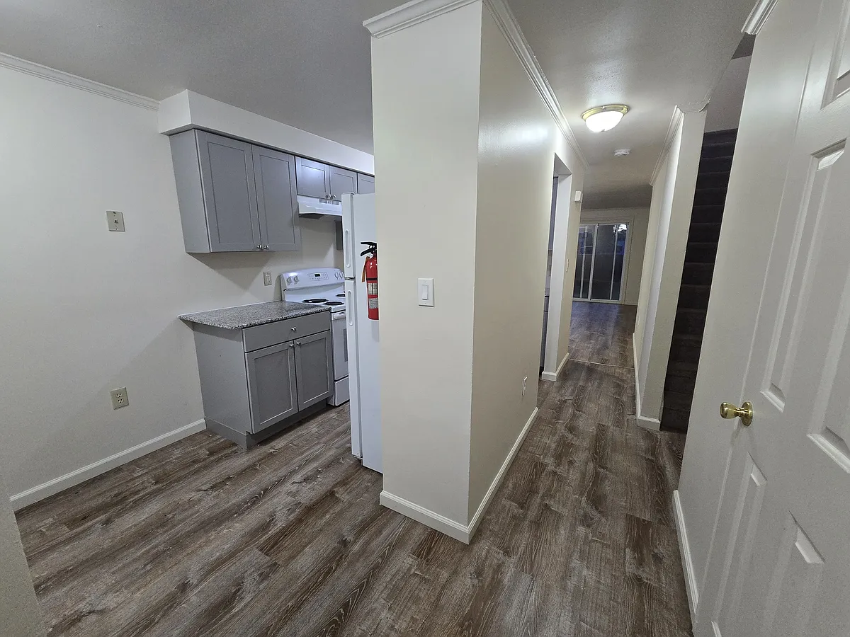 Building Photo - 34 North St #D