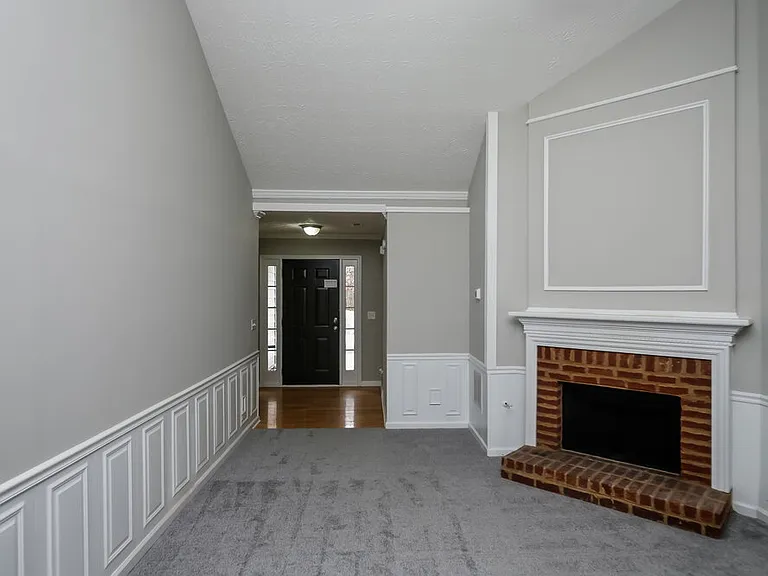 7065 Springgrove Ct — Photo 3