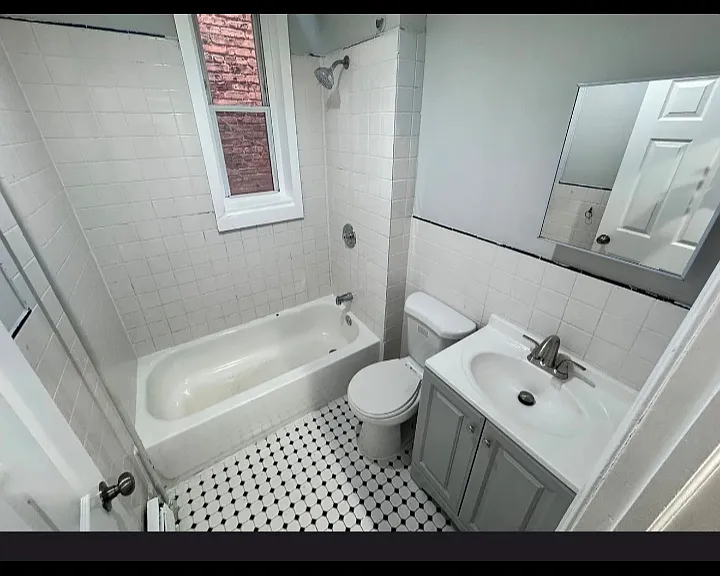 367 Morris Ave #2LL — Photo 2
