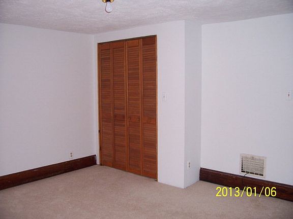 4th image of 498 Pearl St