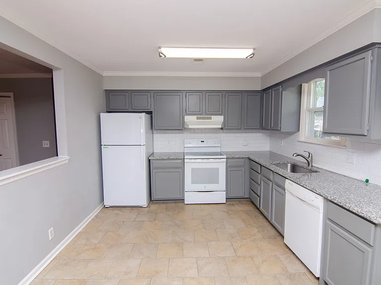 3105B Wellington Ave #B — Photo 6