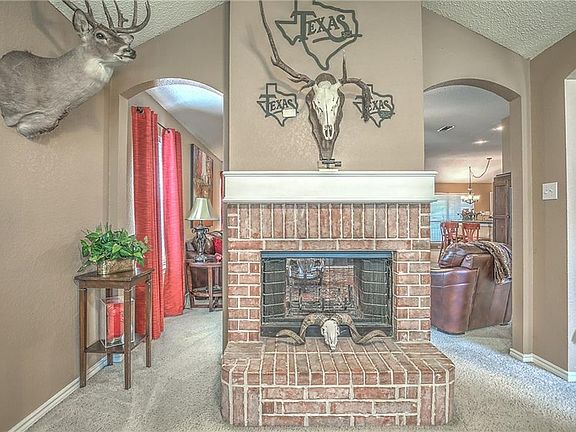 5th image of 11 Fern Oak Ct