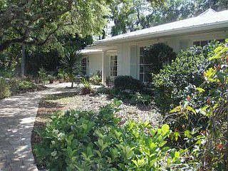 2nd image of 906 Tulip Ln