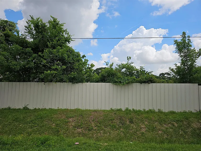 6007 Van Zandt St — Photo 11