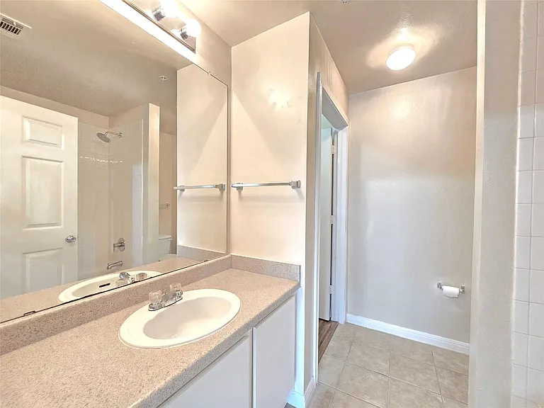 2320 Gracy Farms Ln #1123 — Photo 8
