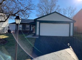 1121 W Bryn Mawr Ave, Roselle, IL 60172