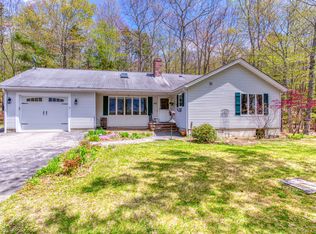 9 Cliff Rd, Boothbay, ME 04537