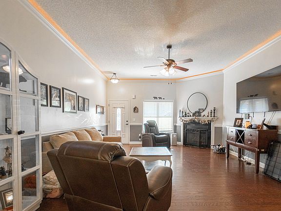 2nd image of 318 Hallie Olivia Dr