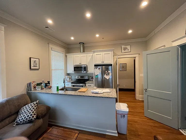 1094 Georgia Ave #D — Photo 9