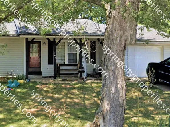 101 W Long Ln, El Dorado Springs, MO 64744