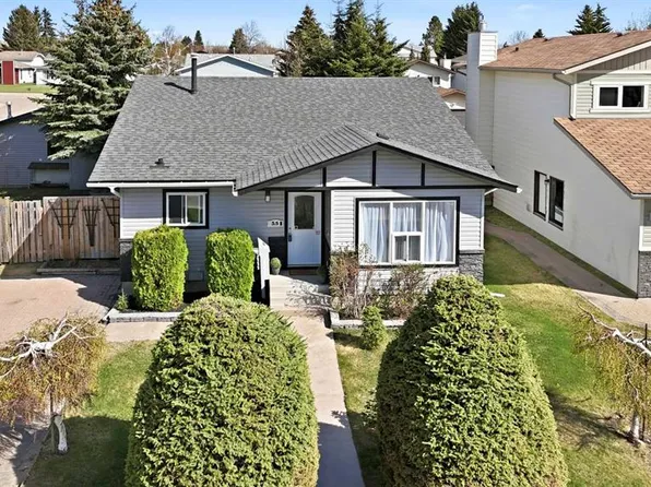 35 NW Ray Ave, Red Deer, AB T4P 3B9