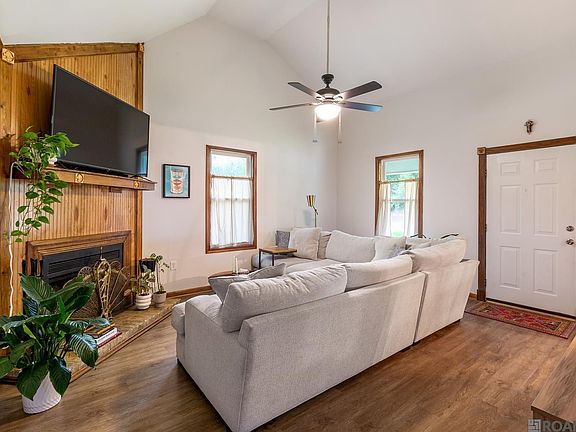 3rd image of 8369 Phillips Rd