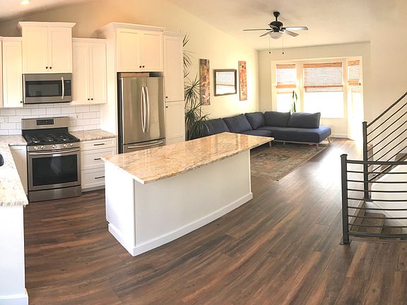 Kitchen/Living/Dinning Area