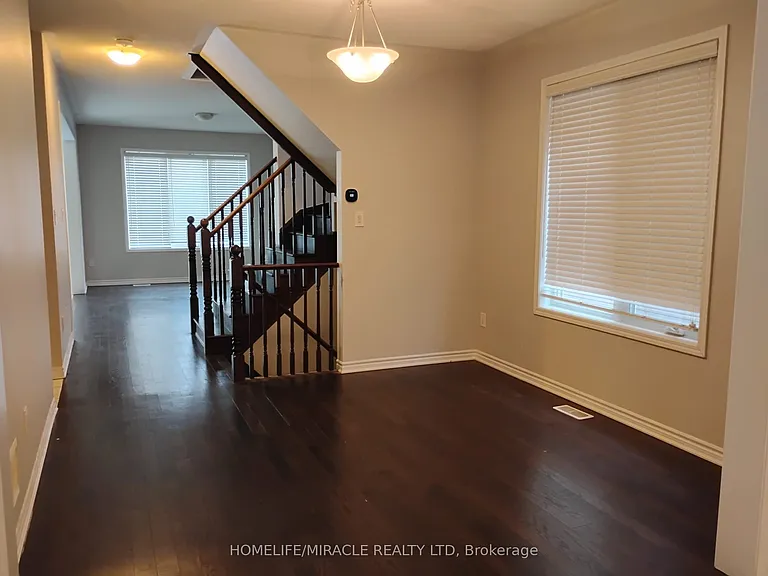 106 Benhurst Cres — Photo 5