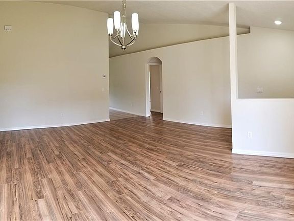 5th image of 5370 Hurley Ave