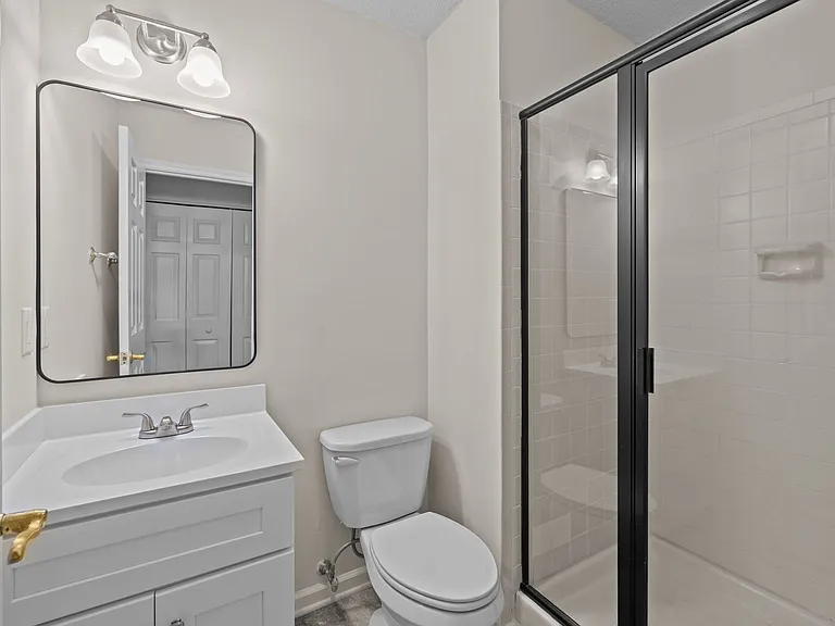 9024 Saint Thomas Ln — Photo 16