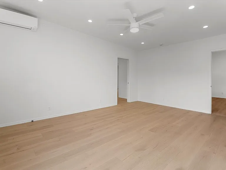 1403 Brockton Ave #1403 — Photo 12