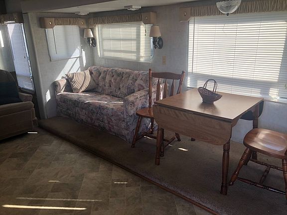 3rd image of 11 Harbor Oaks Dr #Rv2
