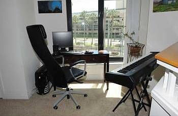 5th image of 500 W Harbor Dr Unit 102