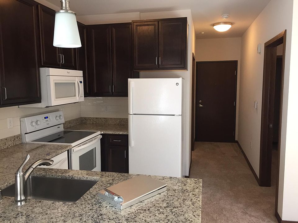 1st image of 425 W Washington Ave APT 216