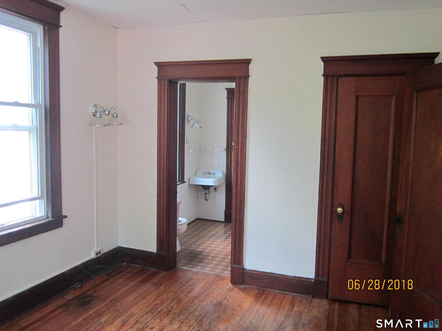 2 bed, 1.0 bath, 1200 sqft, $2,000 — Photo 4