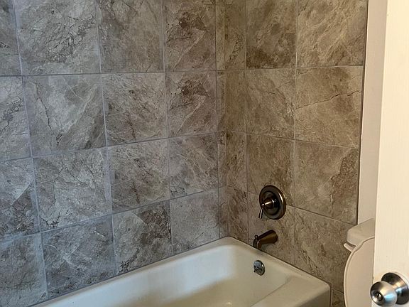 5th image of 7919 S Chadbourne Dr