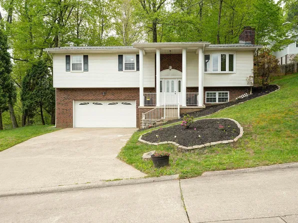 104 Country Cove Est, Scott Depot, WV 25560