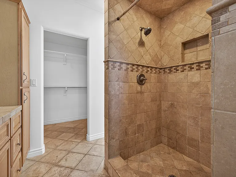 5761 Stradella Rd — Photo 15